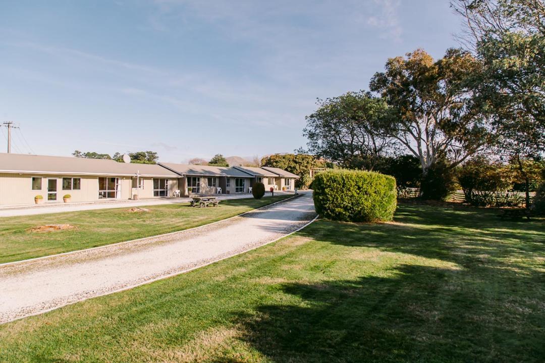 Flaxbourne Motels Ward Exterior photo