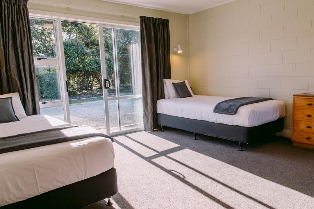 Flaxbourne Motels Ward Exterior photo