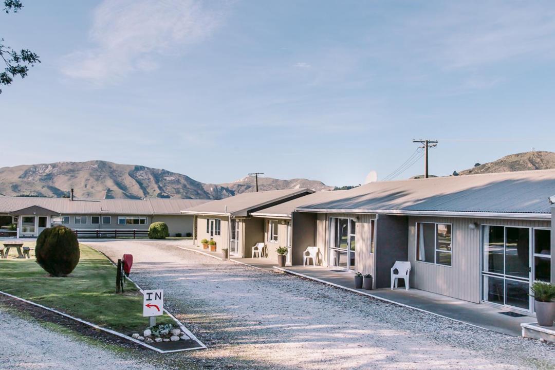 Flaxbourne Motels Ward Exterior photo